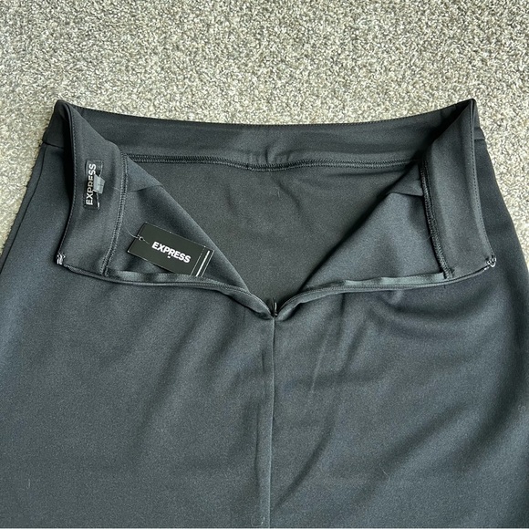 Express NWT Black Asymmetrical Cut Out Mini Skirt, Size 4 - Picture 6 of 6